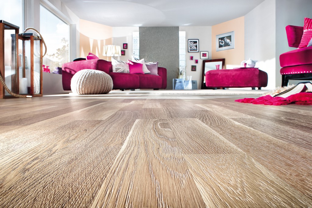 Hochwertige Bodenbeläge wie Holzparkett inkl. fachgerechter Verlegung günstig
